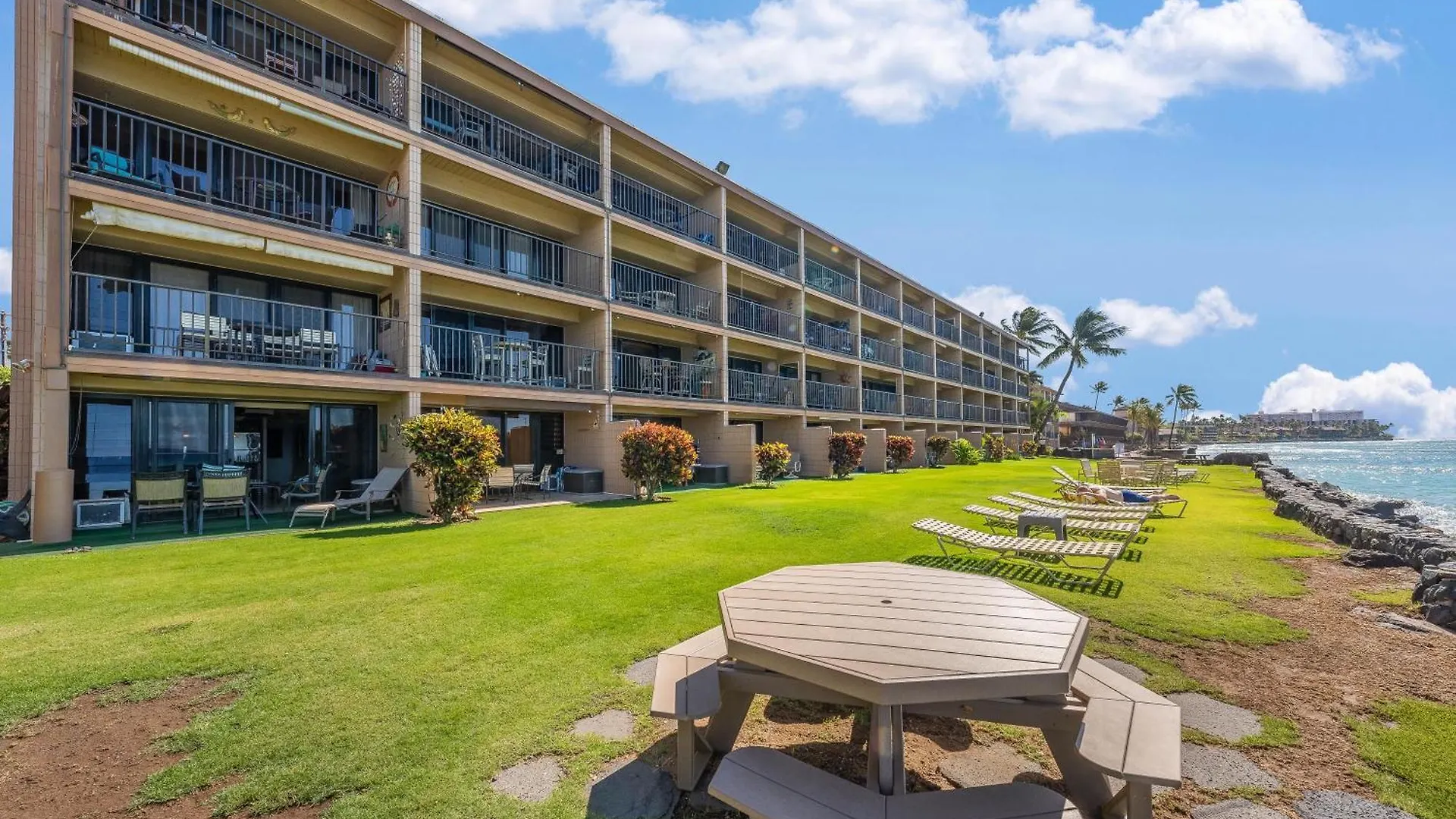 Kaleialoha 402 Apartment Kahana